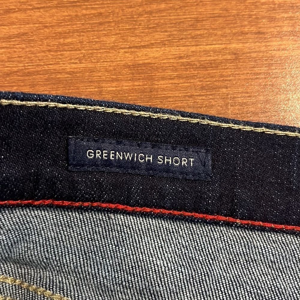 Tommy Hilfiger women’s size 18 denim jean shorts with cuffs. - Picture 9 of 10